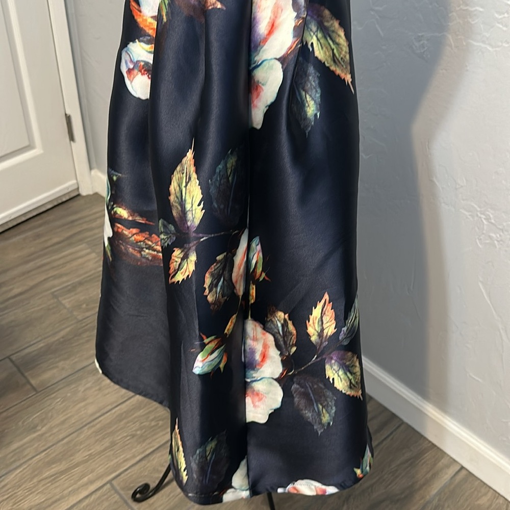 Beulah Style Floral on Navy, fit/flare occasion midi dress. Sleeveless. Size MP - Picture 10 of 12